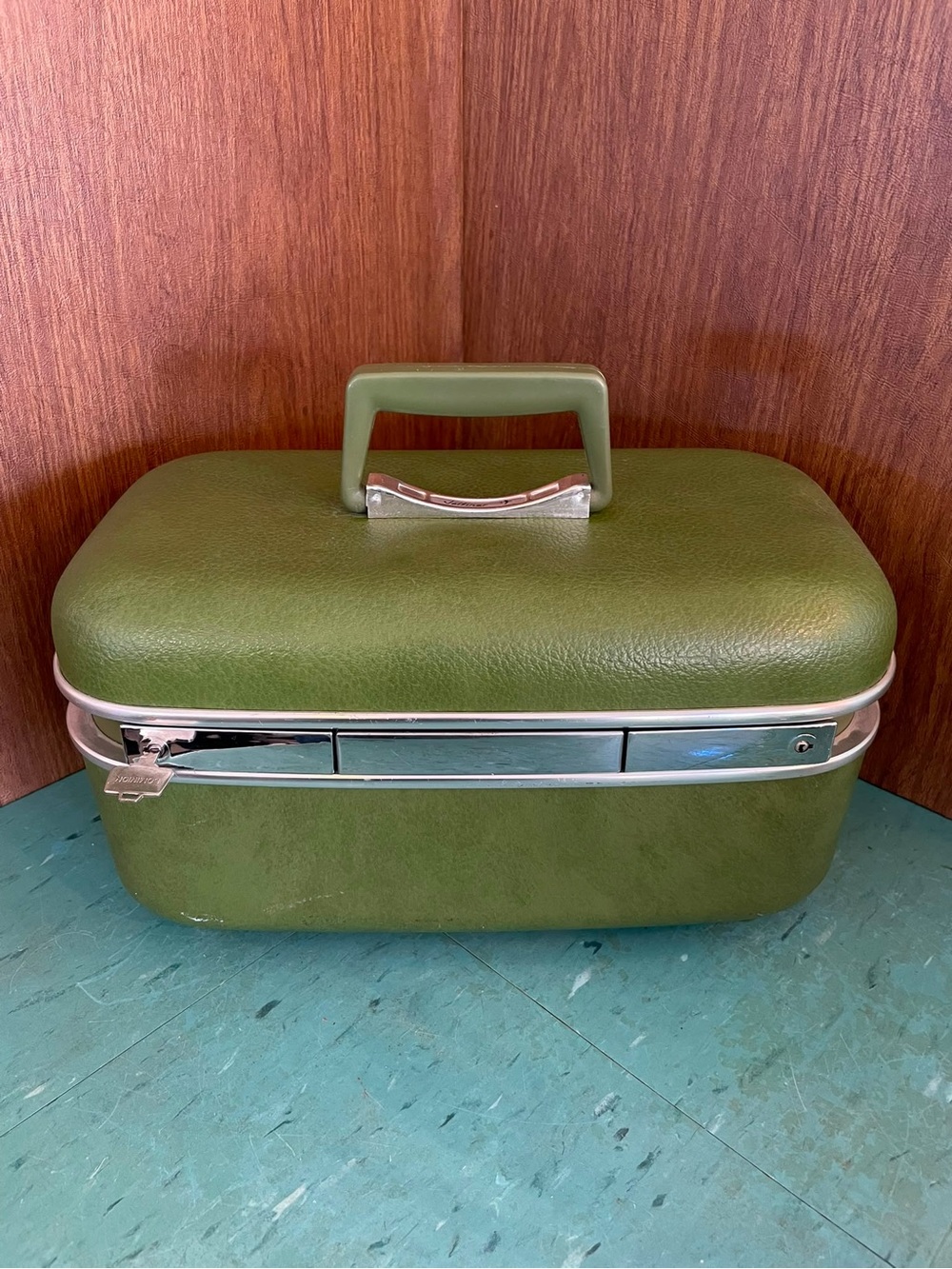 Vintage train case green suitcase 1960’s jetliner